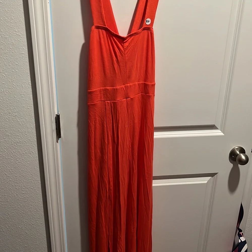 Dresses - Picture 10 of 12